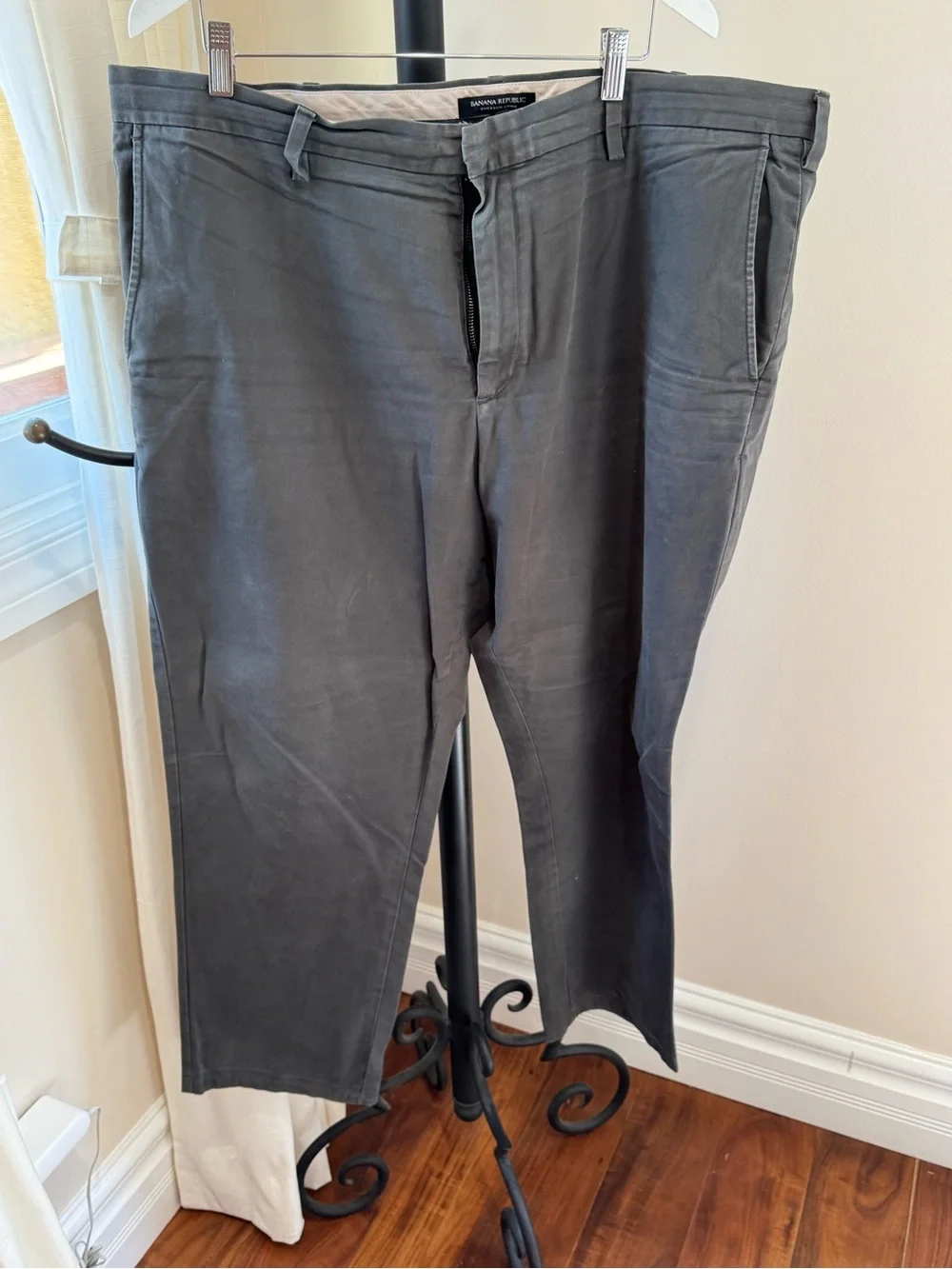 Banana Republic Men's Gray Chino Pants Size 40 Emerson